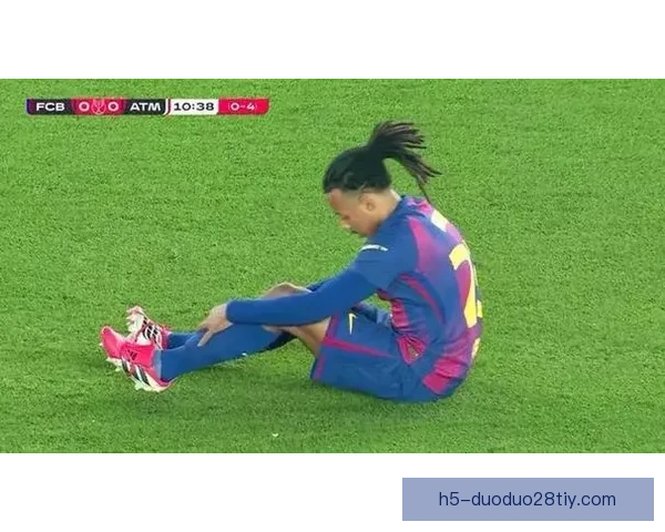 埃切韦里未用鞋钉踩孔德只是冲球 埃切韦里未用鞋钉踩孔德只是冲球